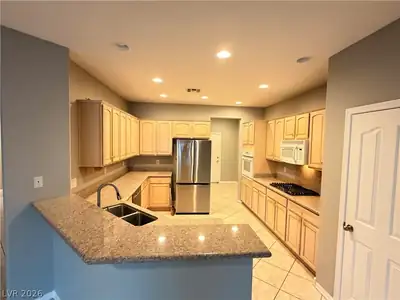 2759 Foxtail Creek Avenue, Henderson, NV 89052 Kitchen