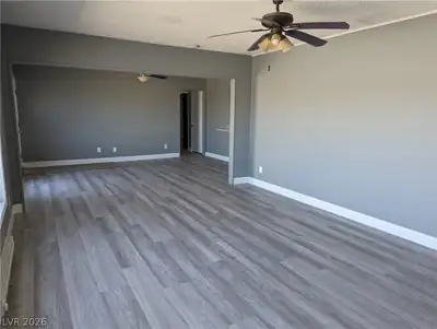 279 South US Hwy 93 Living Room