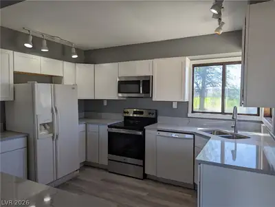 279 South US Hwy 93 Kitchen