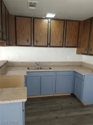 2290 Desert Inn, Las Vegas, NV 89169 Kitchen