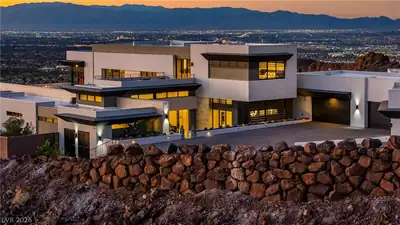 1550 Dragon Crest Avenue Henderson, NV 89012