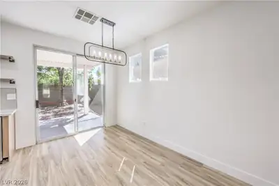 10709 Moon Flower Arbor Place Dining Area