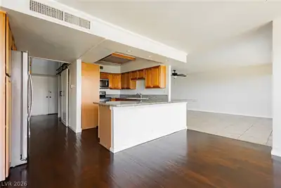 3111 Bel Air Drive 10C Kitchen