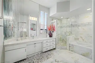 46 Gulf Stream Court, Las Vegas, NV 89113 Primary Bathroom