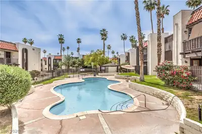 1405 Vegas Valley Drive 213, Las Vegas, NV 89169 Pool