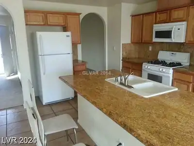 5308 La Quinta Hills Street, North Las Vegas, NV 89081 Kitchen