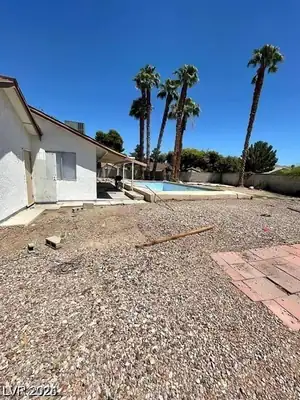 45 Logan Court, Las Vegas, NV 89110 Yard