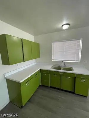 2705 Howard Drive, Las Vegas, NV 89104 Kitchen