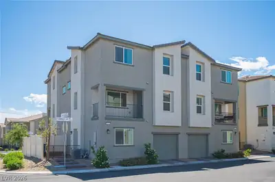 2673 Champagne Gold Avenue, North Las Vegas