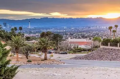 6881 Mountridge Drive Las Vegas, NV 89110
