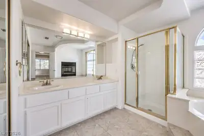 2403 Alpine Meadows Avenue, Henderson, NV 89074 Primary Bathroom