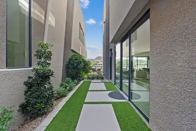 40 Heron Harbour Drive, Henderson, NV 89011 