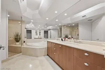 2777 Paradise Road 502 Primary Bathroom