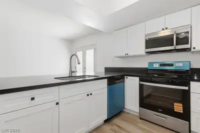 620 Hidden Valley Drive, Henderson, NV 89002 Kitchen