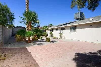 620 Hidden Valley Drive, Henderson, NV 89002 Yard