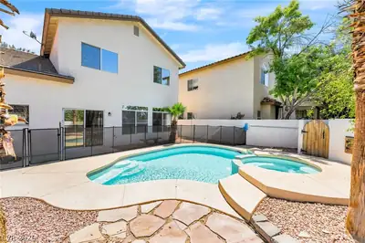 972 Upper Meadows Place Pool