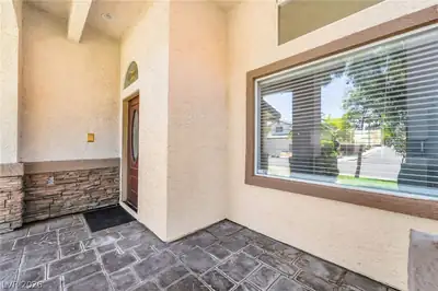 972 Upper Meadows Place Entry