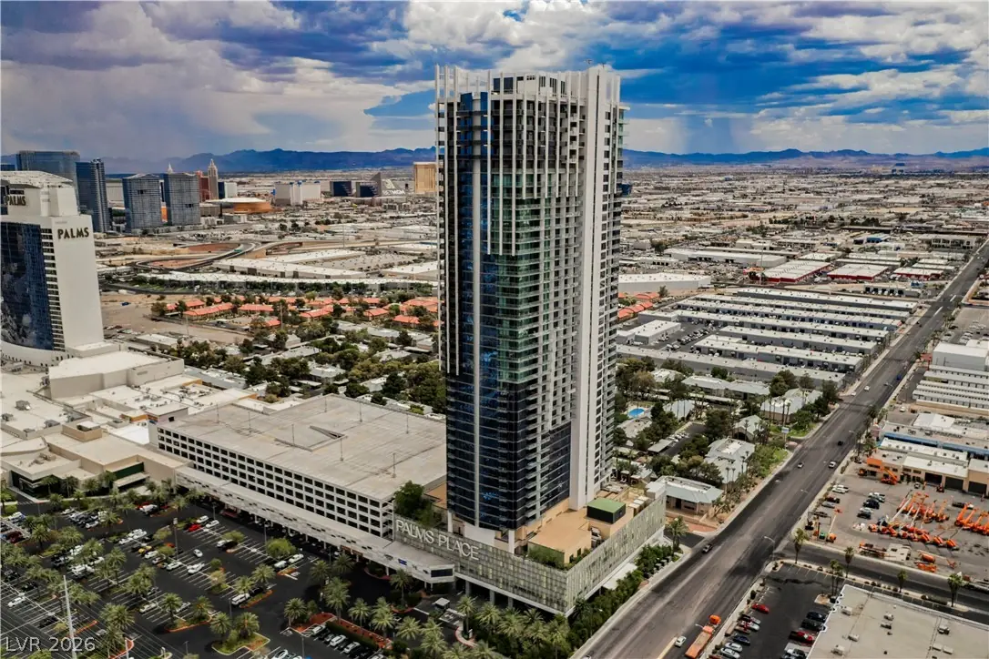 4381 West Flamingo Road 818