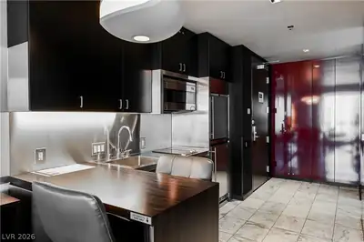 4381 West Flamingo Road 818 