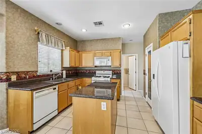 32 Blue Bench Lane, Henderson, NV 89012 Kitchen