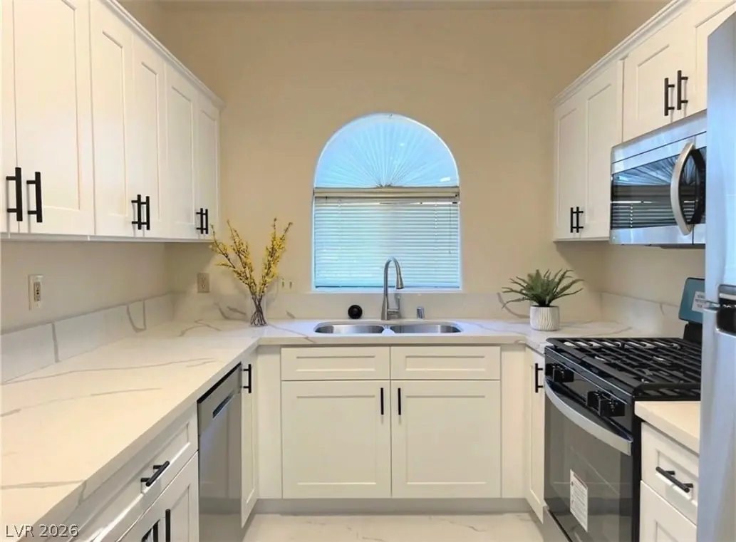 1407 Santa Margarita Street D