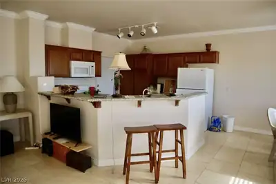 2050 North Los Feliz Street 143 Kitchen