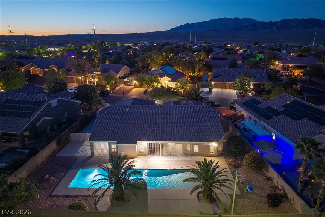 8345 Christinas Cove Avenue, Las Vegas, NV 89131