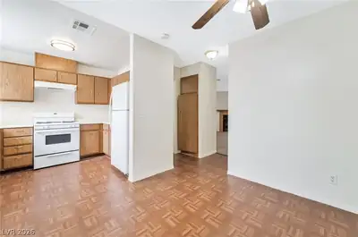 566 Kristin Lane Kitchen