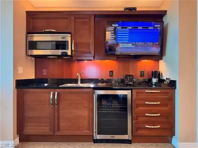 135 East Harmon Avenue 06716 