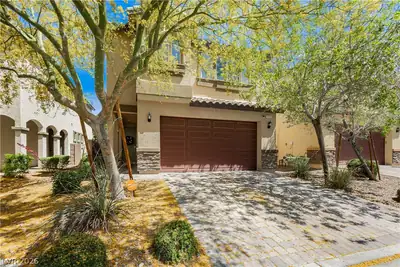 9226 Blue Agate Street, Las Vegas