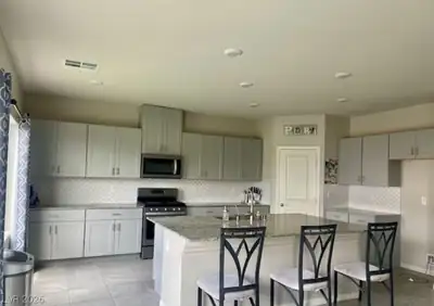 941 Twincrest Avenue, North Las Vegas, NV 89032 