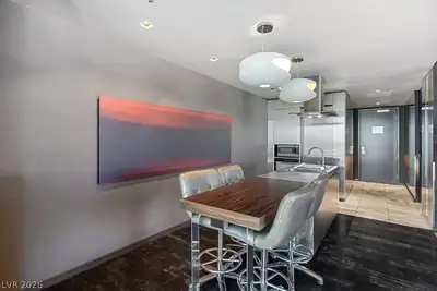 4381 West Flamingo Road 23301 