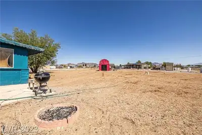 3080 West Hardy Lane Yard