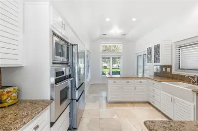 7943 Harbour Towne Avenue, Las Vegas, NV 89113 Kitchen