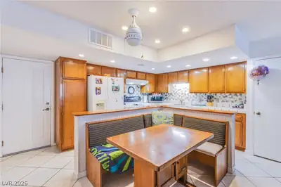 5468 South Maryland Parkway Dining Area