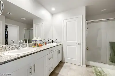 3808 Seyfert Avenue Primary Bathroom