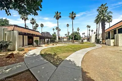 1405 Vegas Valley Drive 208 Yard