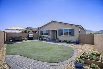 1021 Venice Avenue, Henderson, NV 89015 Yard