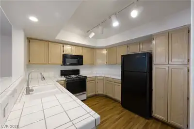 7950 West Flamingo Road 1019 Kitchen