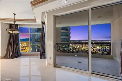 9103 Alta Drive 1207, Las Vegas