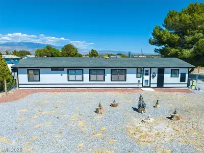 5271 Bonnie Street, Pahrump, NV 89048 Front of Structure