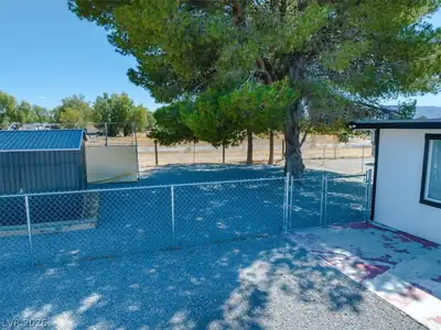5271 Bonnie Street, Pahrump, NV 89048 Yard