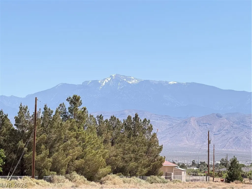 1880 Escuela Avenue, Pahrump, NV 89048
