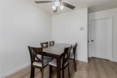 2122 Sleepy Court 2122 Dining Area
