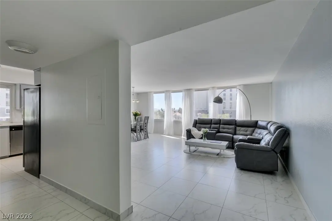 205 East Harmon Avenue 511