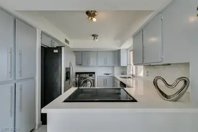 205 East Harmon Avenue 511 Kitchen