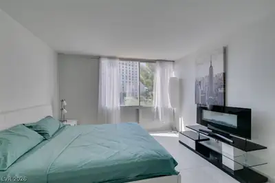 205 East Harmon Avenue 511 Bedroom