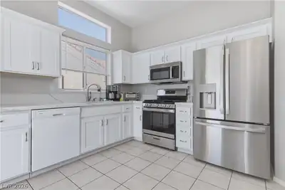 2121 Red Dawn Sky Street, Las Vegas, NV 89134 Kitchen