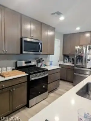 1807 Sylvan Shire Avenue, North Las Vegas, NV 89086 Kitchen