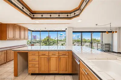 3111 Bel Air Drive 6E 